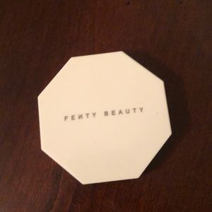 Fenty beauty highlighter